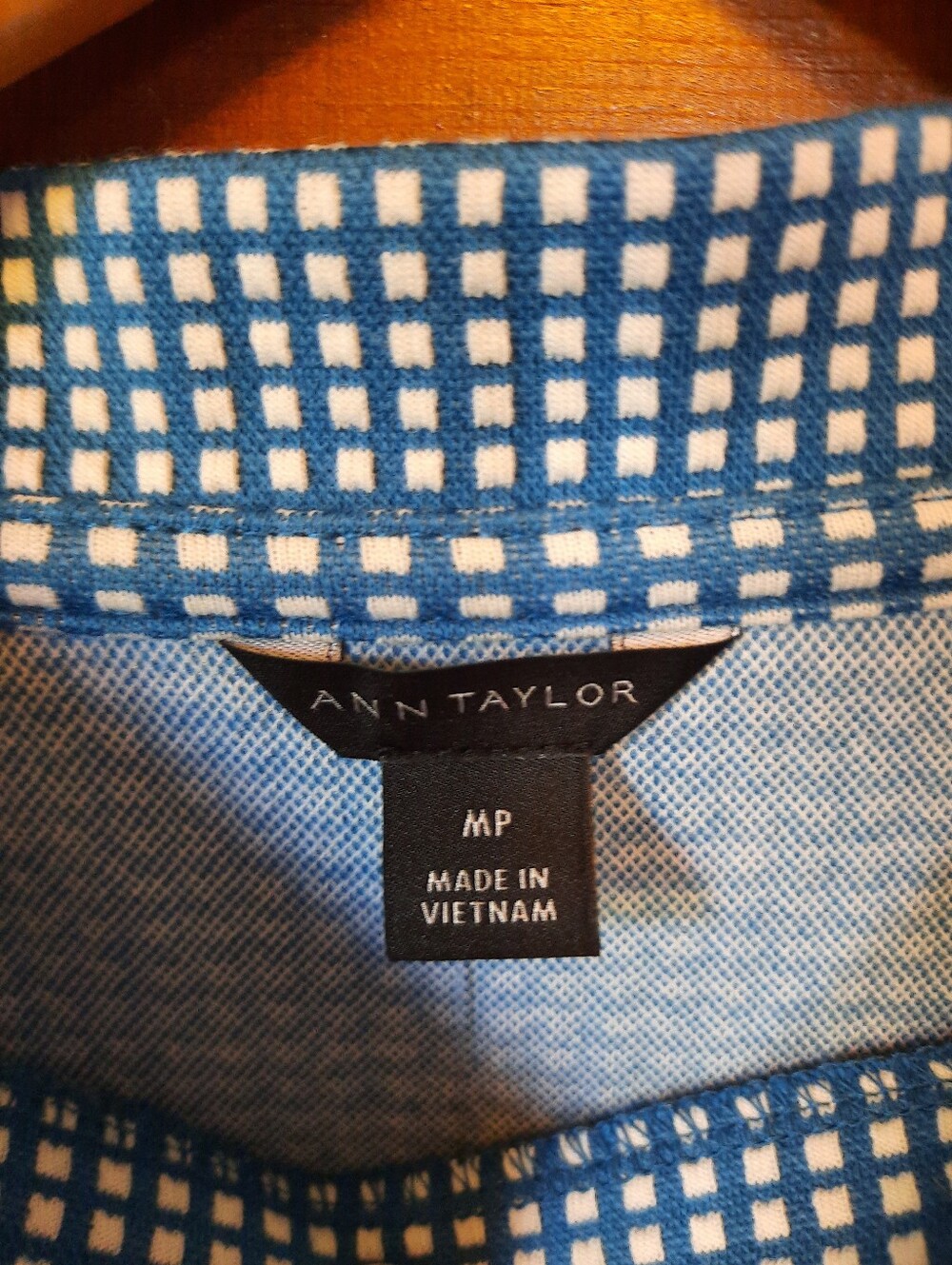 π NWT Ann Taylor Retro Mod Mockneck Blue Gingham Plaid Cap Sleeve Top Size MP - Picture 6 of 7